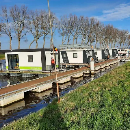Botel Woonboot Tineau Nieuwpoort